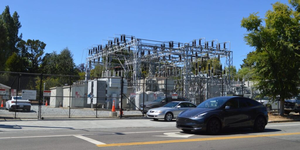 Silicon Valley Town Rushes to Meet Tesla’s AI Electricity Demand