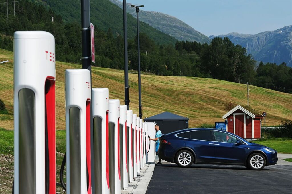 Tesla Leads Norway’s Electric Vehicle Sales Climbing to a New Record Share