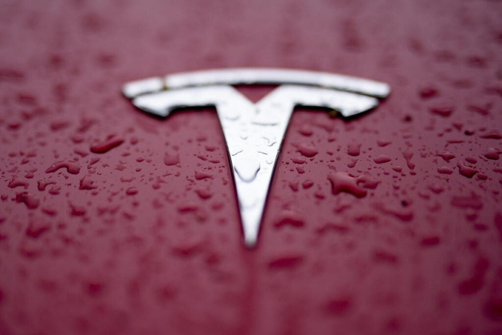 Analysts still can’t agree whether Tesla is a car company or not: Morning Brief