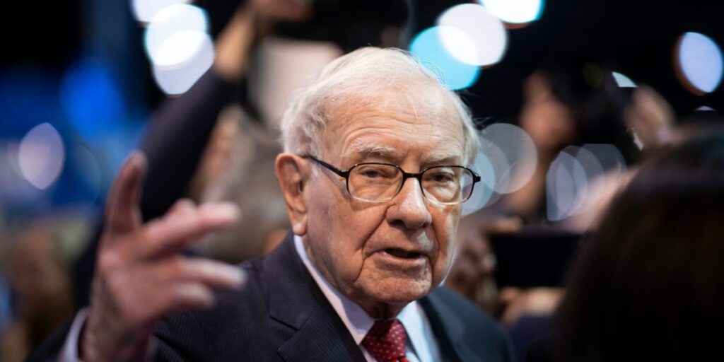 FortuneTraders who scooped up Warren Buffett’s Berkshire Hathaway shares at a massive 0,000 discount during glitch will have their deals canceled by the NYSEWarren Buffett's Berkshire Hathaway was at a 99% discount following an apparent software malfunction that impacted the New York Stock….Jun 4, 2024